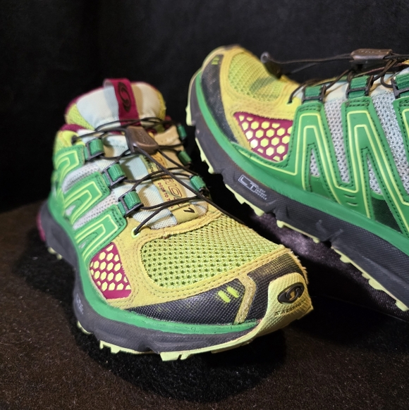 Salomon Women's Lime and Magenta Size 5 - Picture 2 of 9